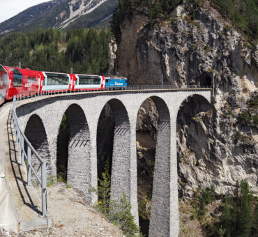Luxus Zug Schweiz: Die Excellence Class im Glacier Express von Zermatt nach St. Moritz