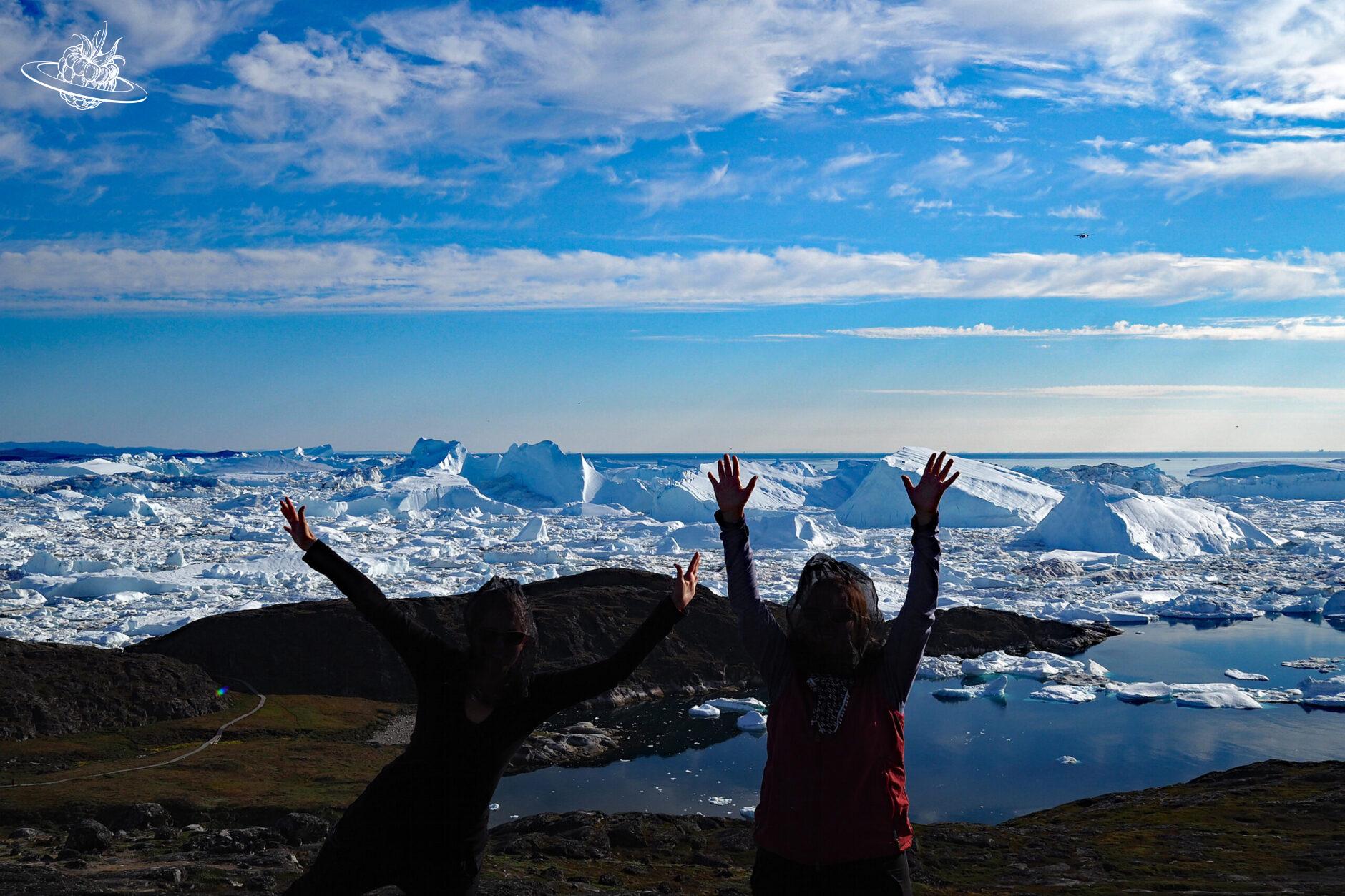 Andrea wunderberry in ilulissat vor Eisbergen