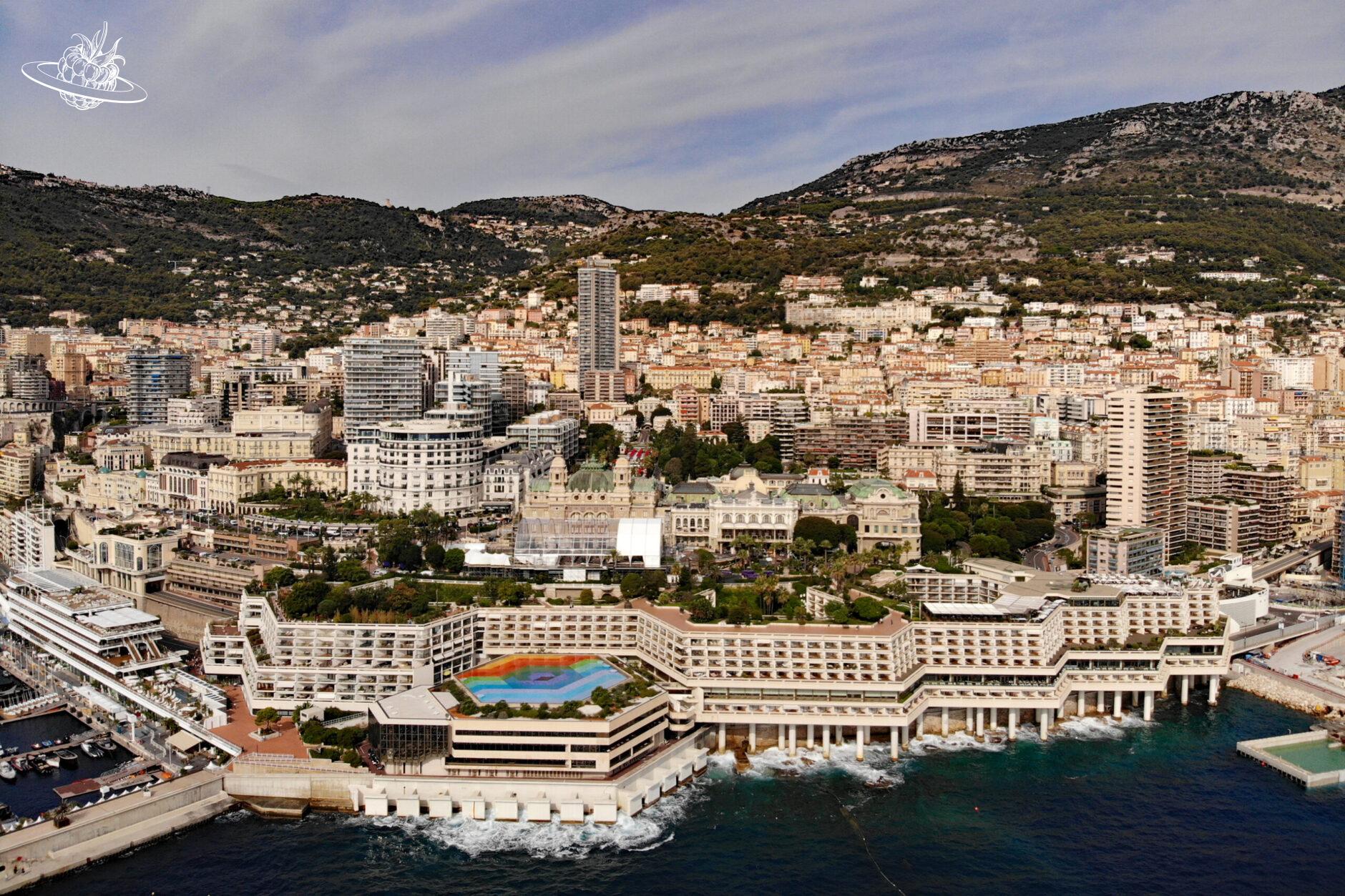 Fairmont-Hotel in Monaco aus der Luft