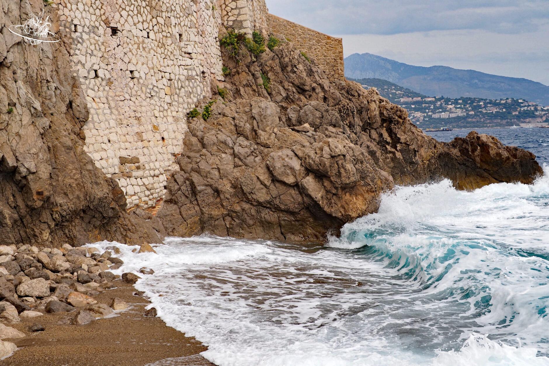 Strand von Crique des Pêcheurs in Monaco