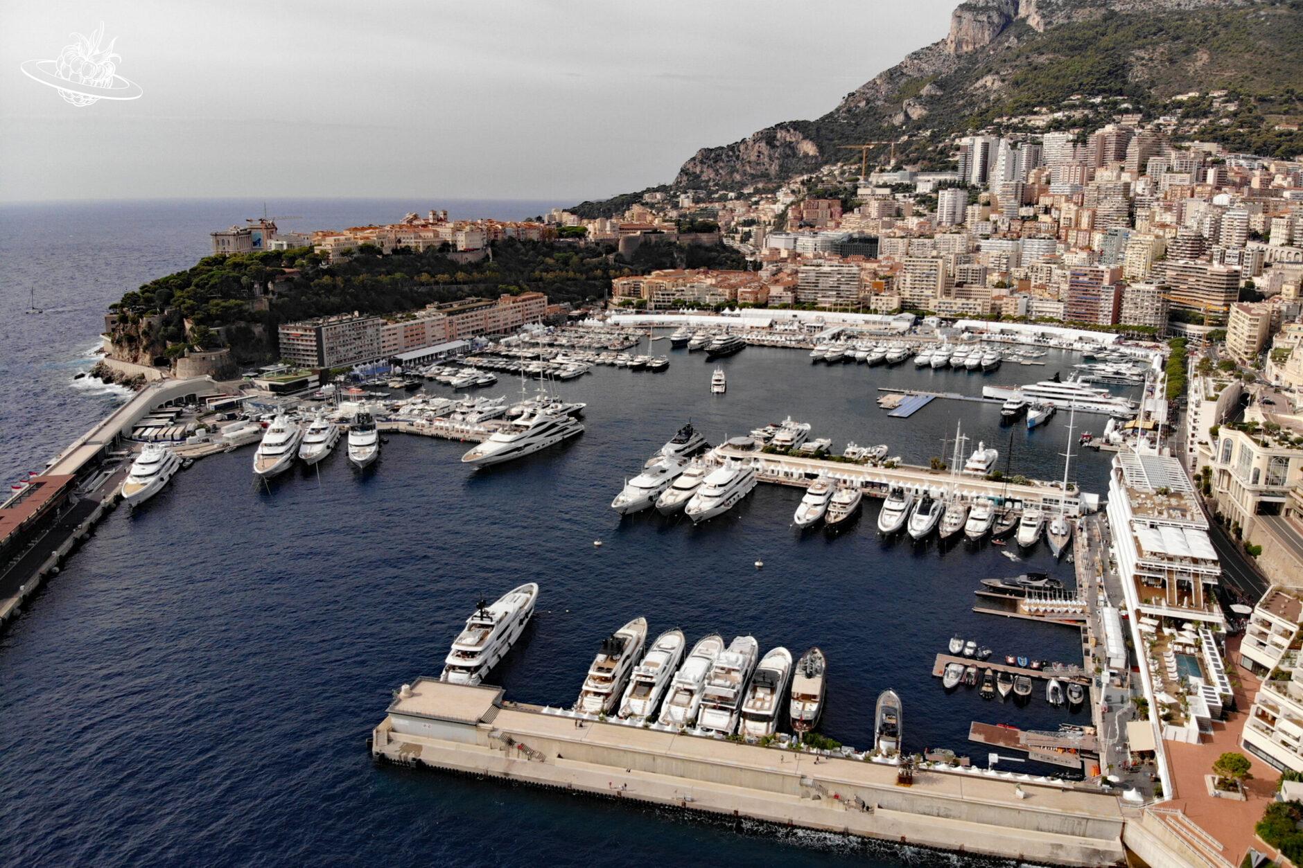 Dronen-Photo vom Yacht-Hafen in Monaco