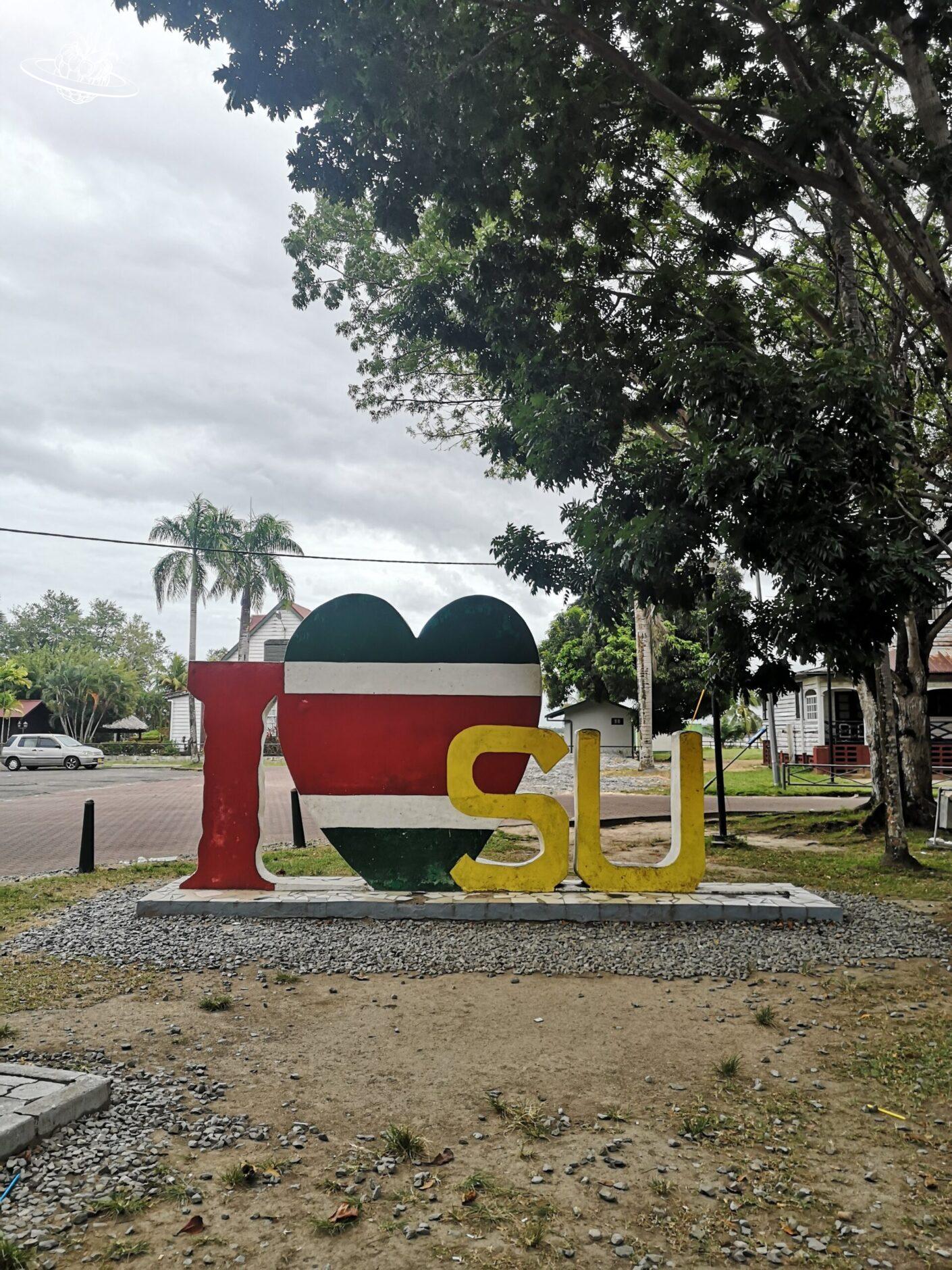 „I Love Suriname“-Monument