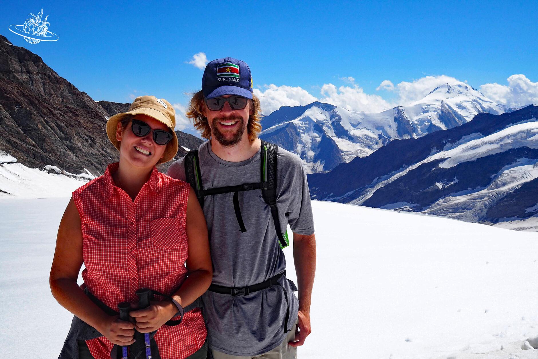 Selfe von Andrea und Stefan mit den Bergen im Hintergrund