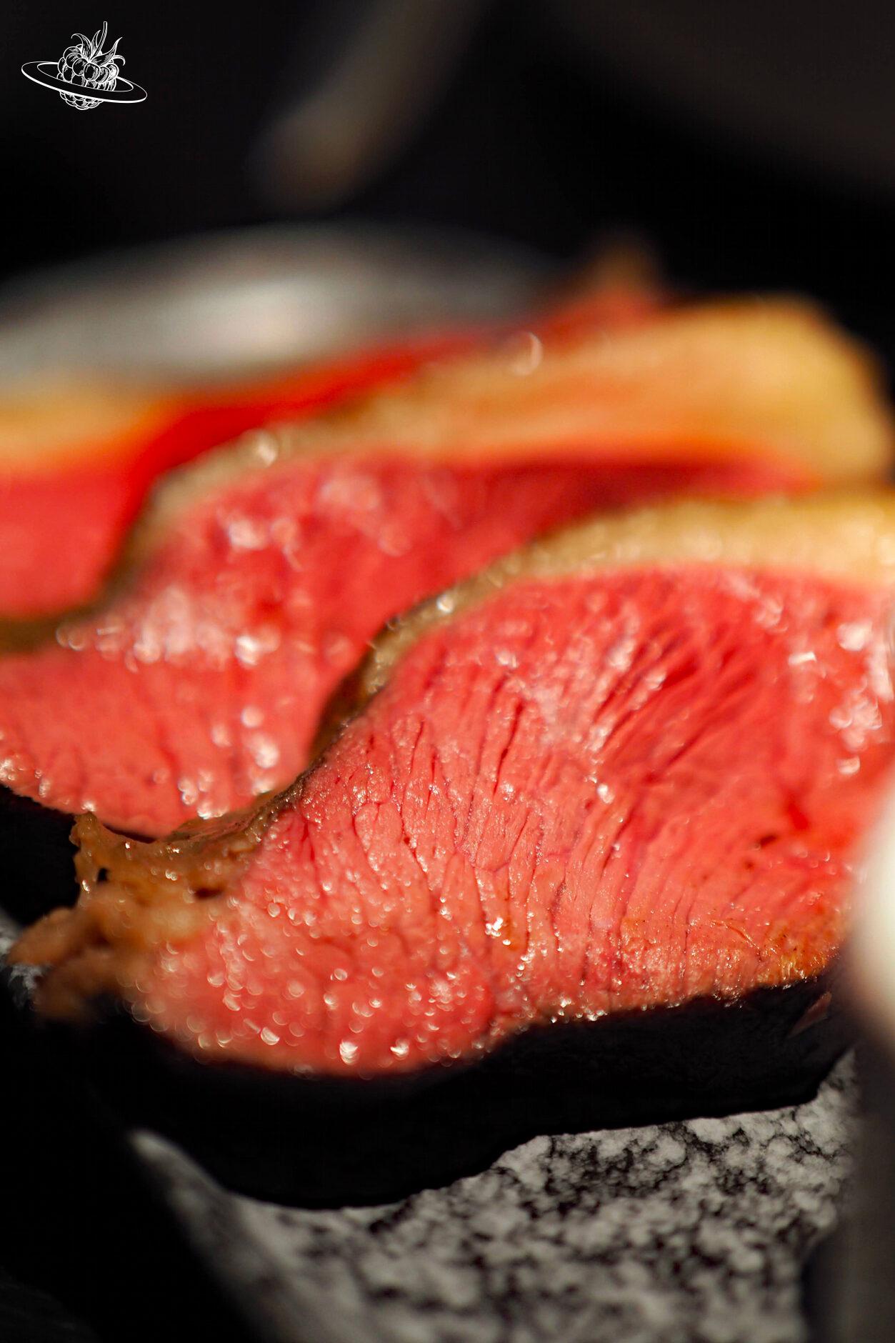 Drei Scheiben gekochtes Fleisch