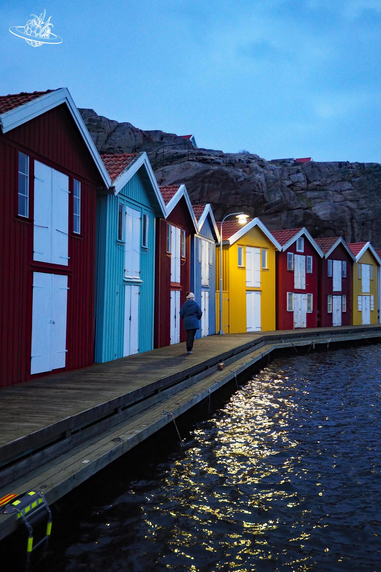 Farbige Häuser am Hafen