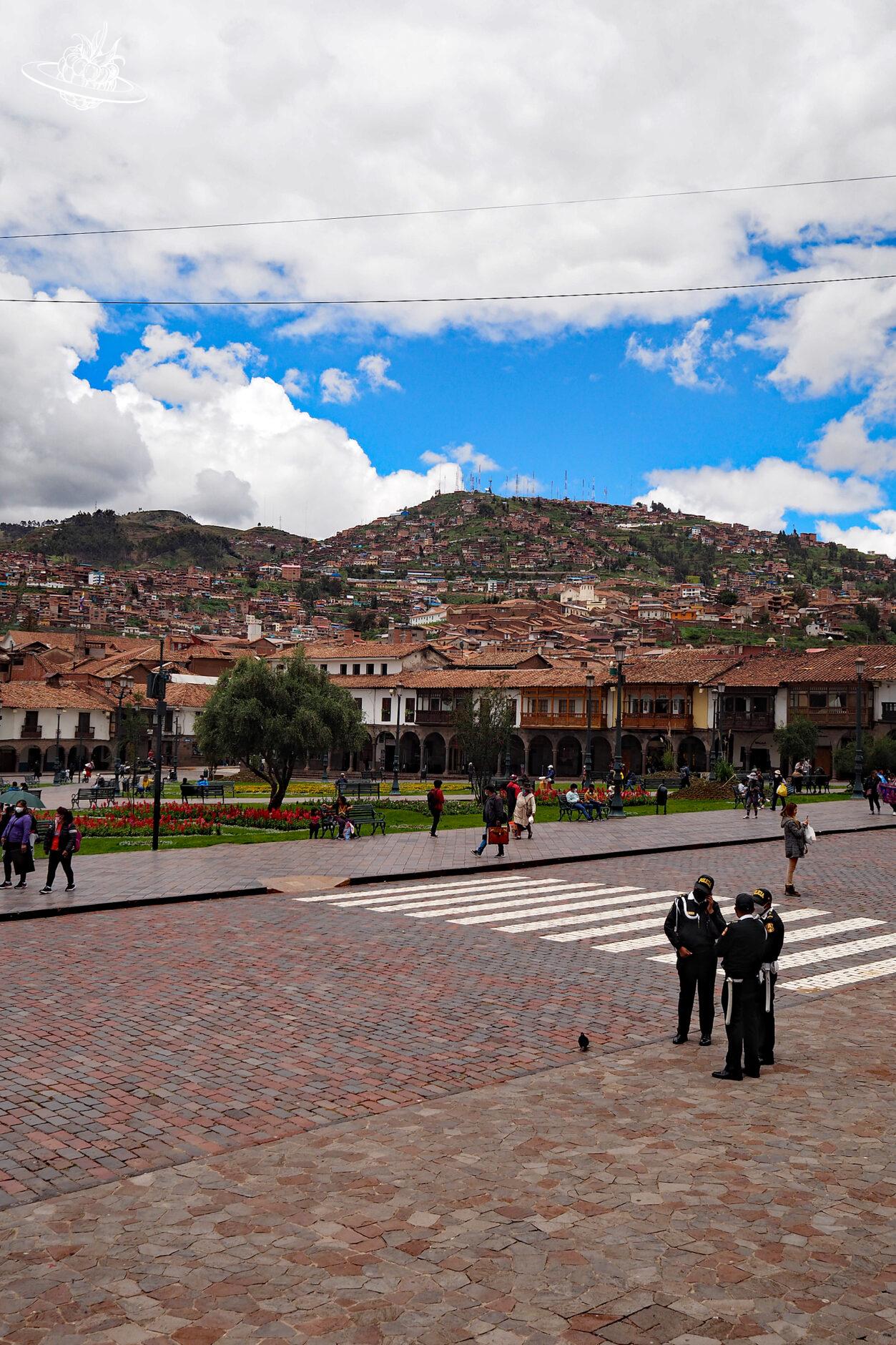 Aussicht auf die Berge vom zentralen Platz in Cusco