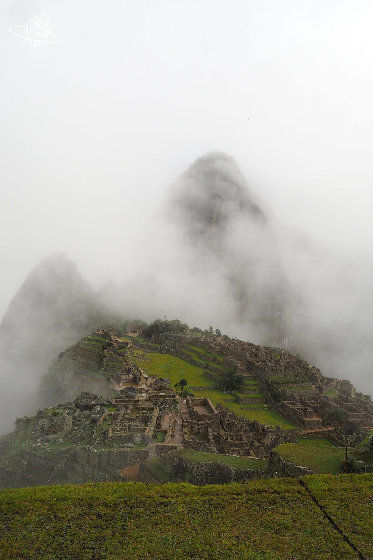 Der Nebel über dem Machu Picchu lichtet sich