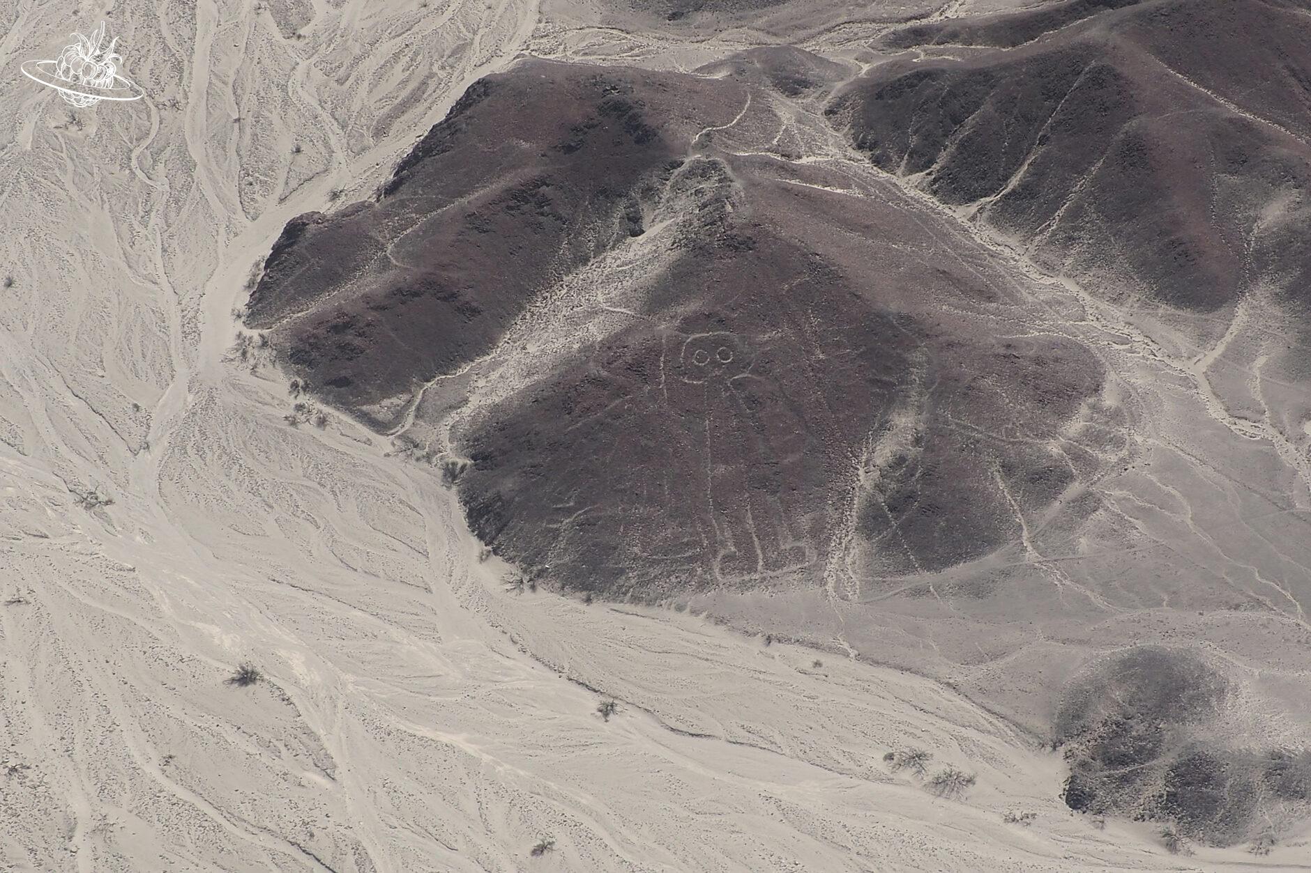 Die Figur "Astronaut" in der Wüste von Nazca