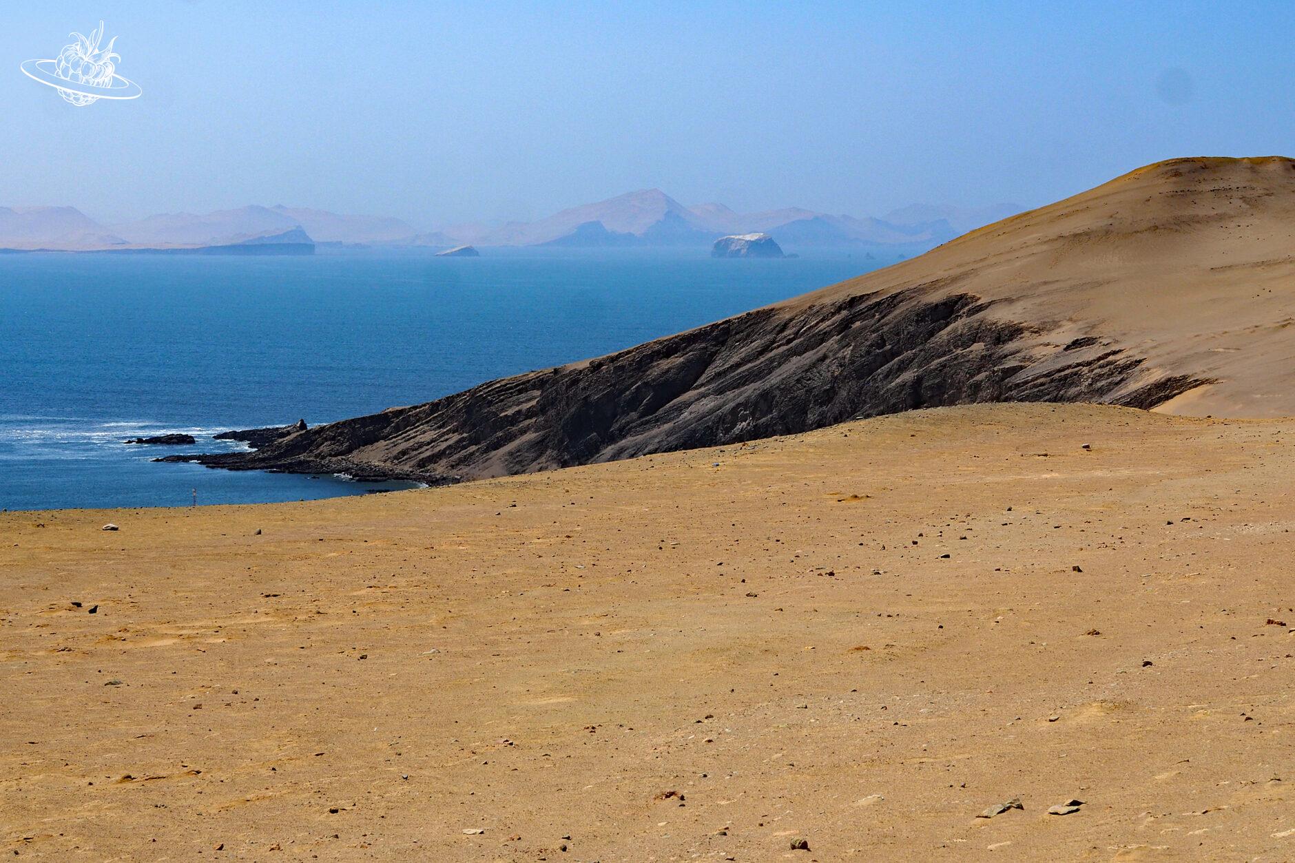 Sandige Hügel, welche sanft ins Meer übergehen