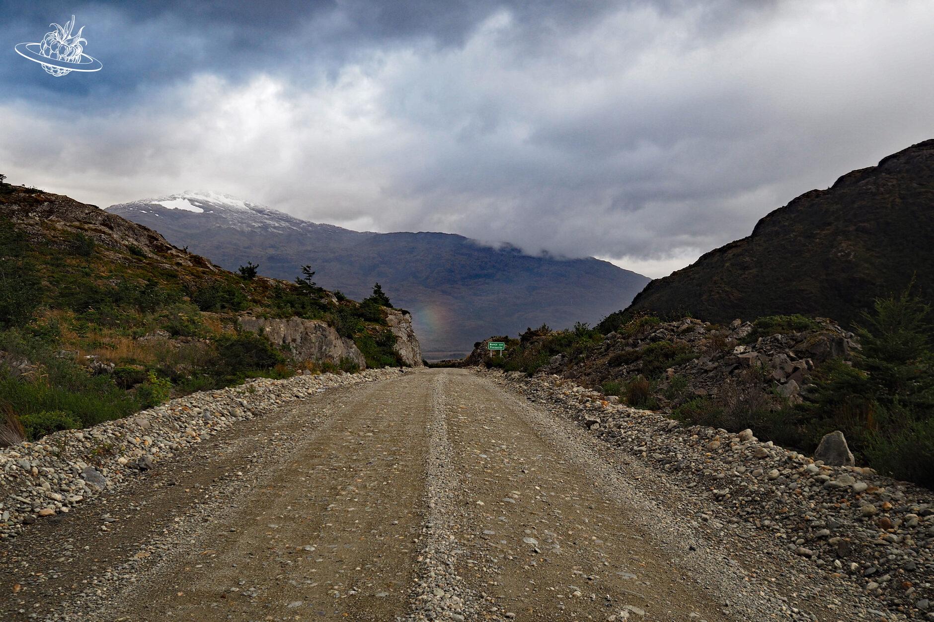 schotterstrasse in patagonien