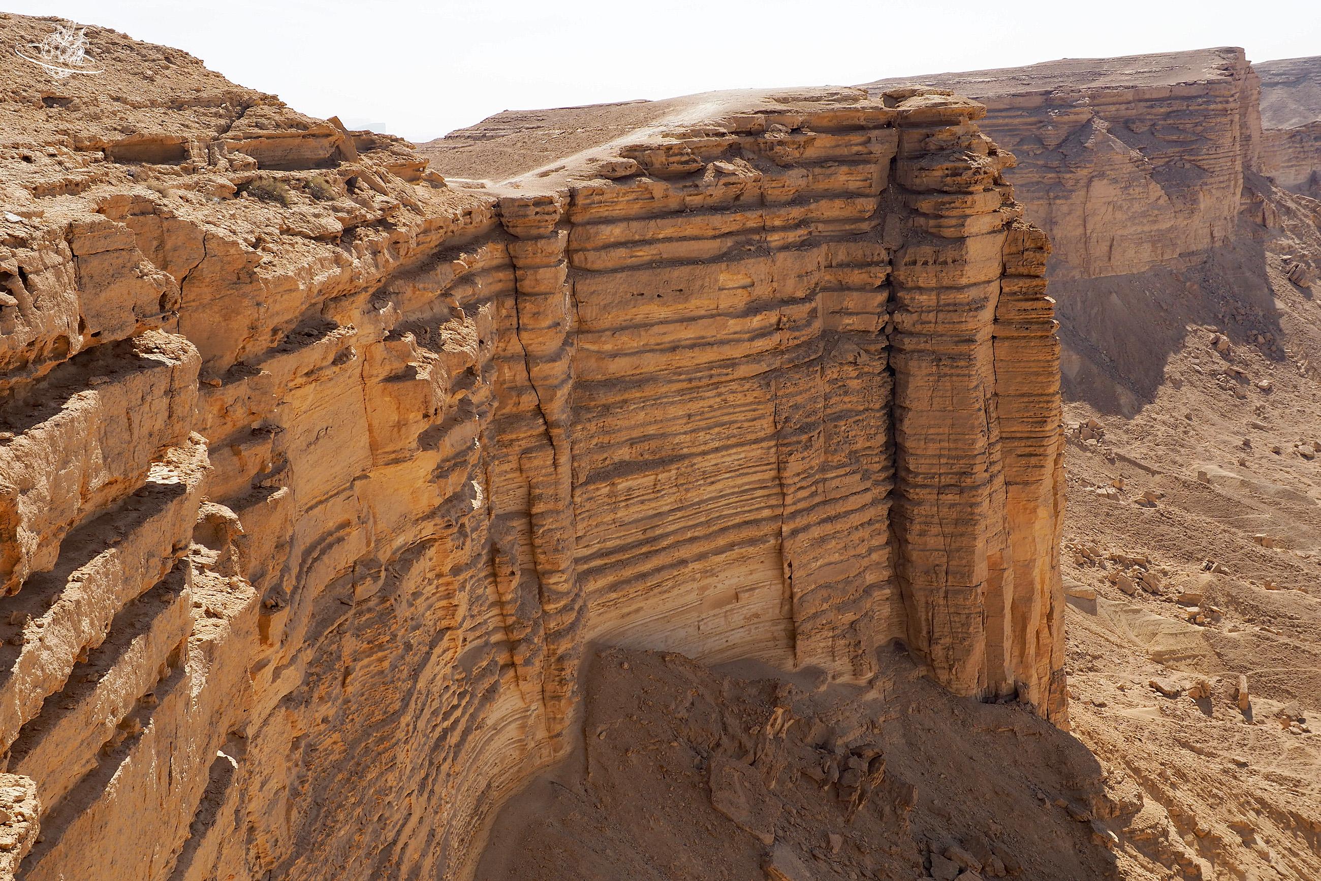 hohe Felsen, die empor ragen