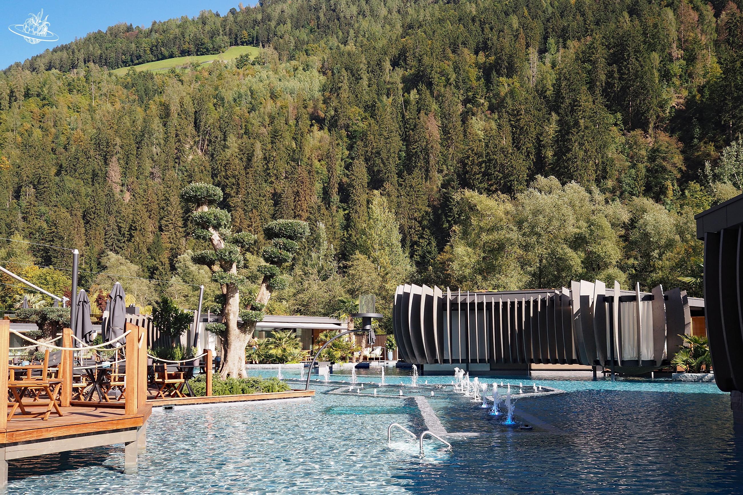 Wasserbecken in der freien Natur
