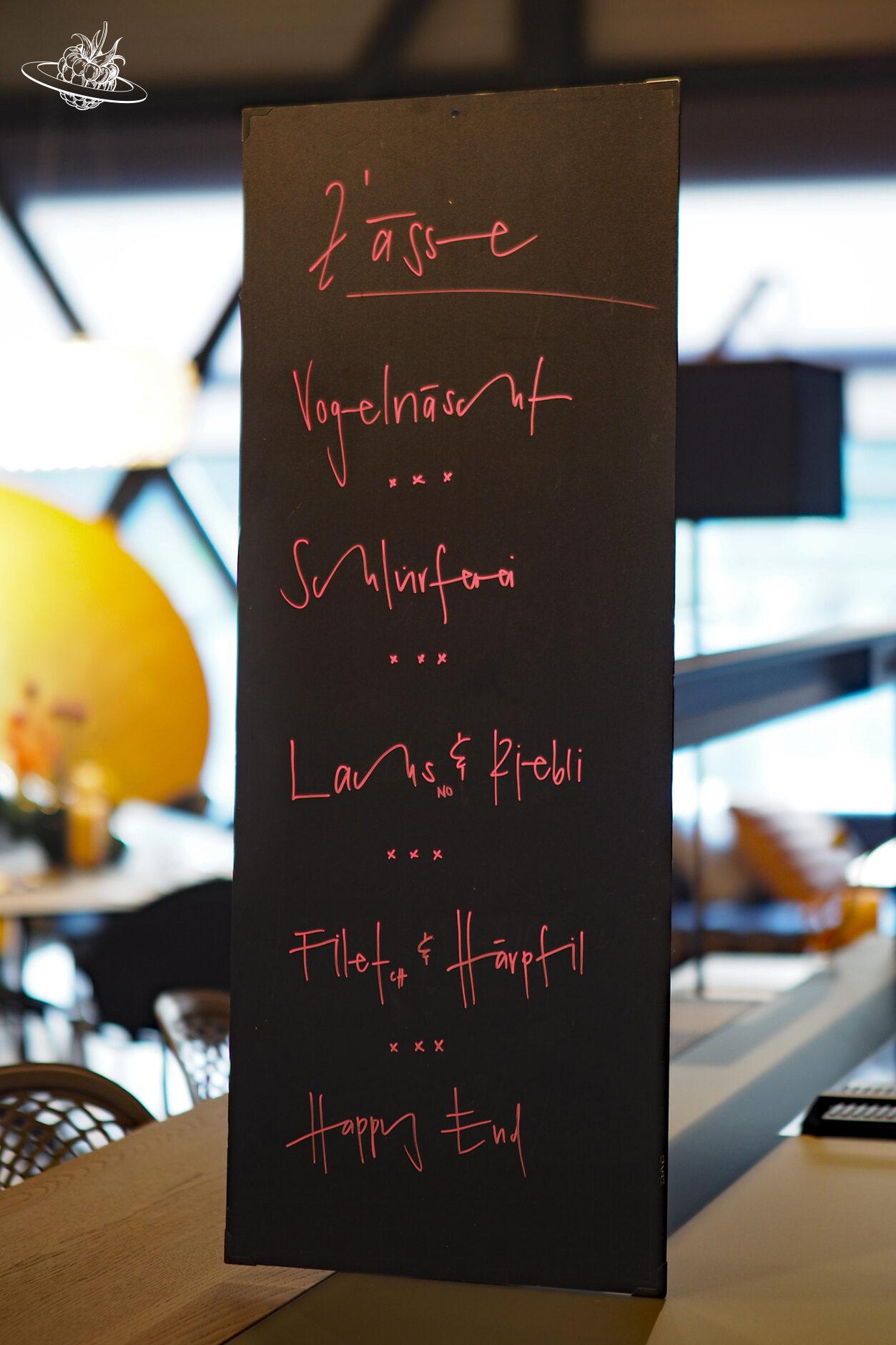 Schiefertafel mit dem erwähnten Menü
