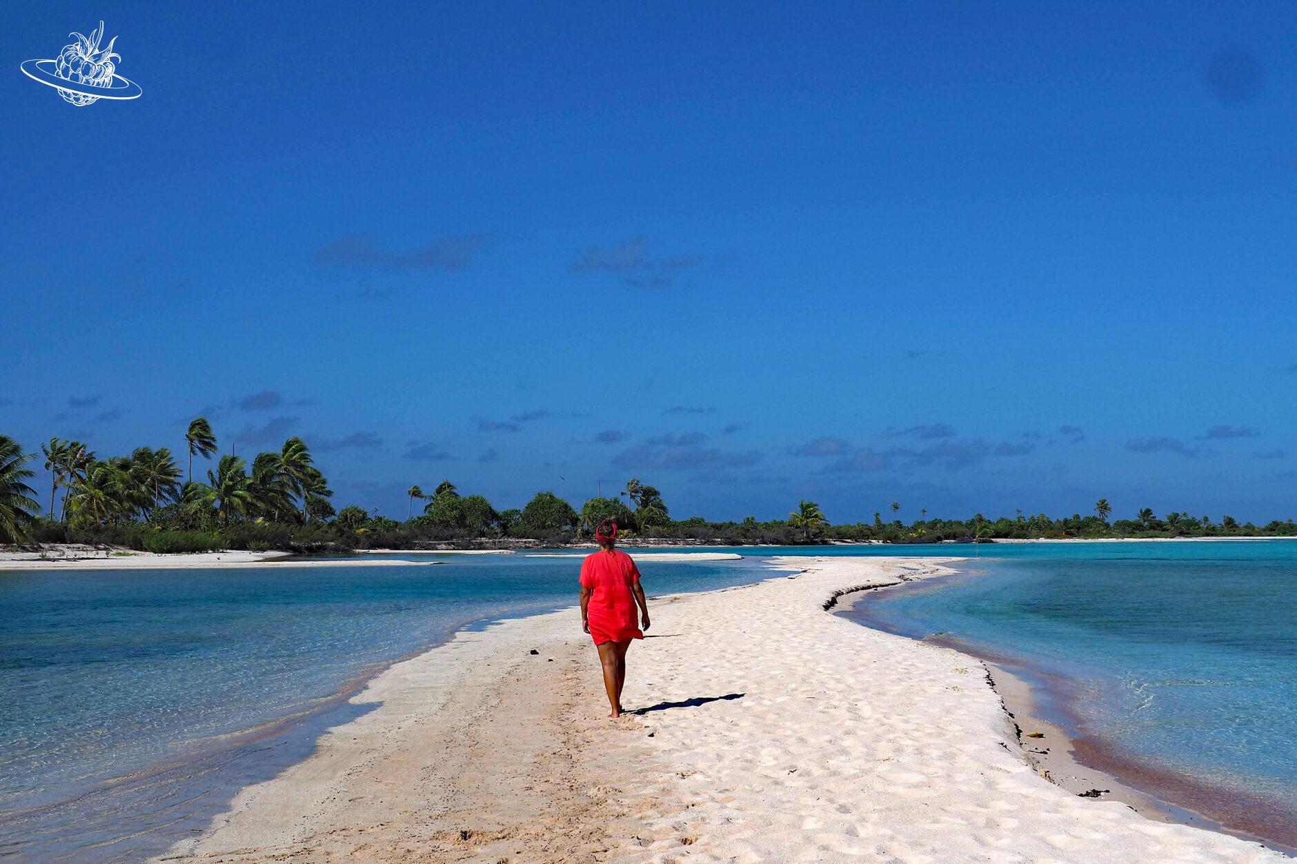 Französisch Polynesien - Tikehau - Andrea auf Sandbank