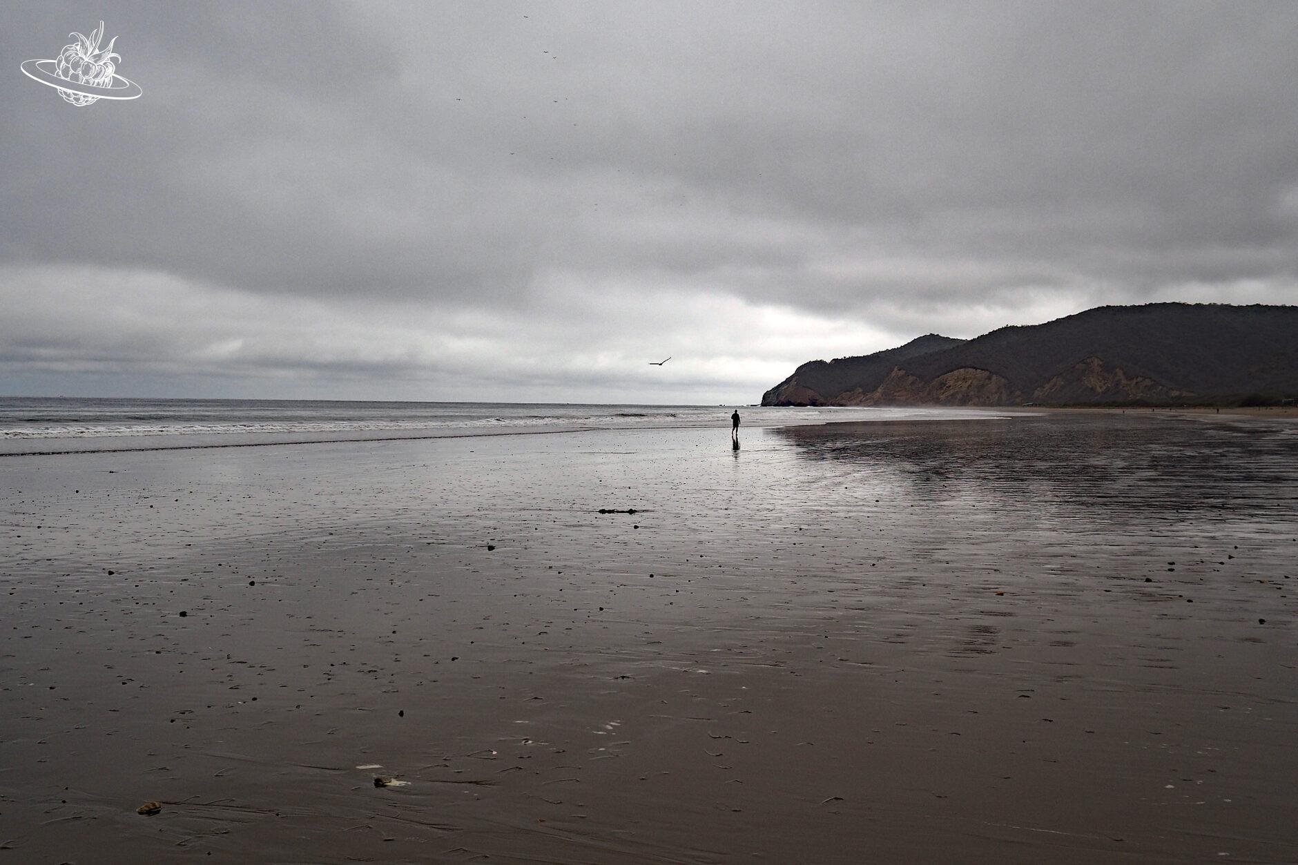 verlassener Strand in Ecuador