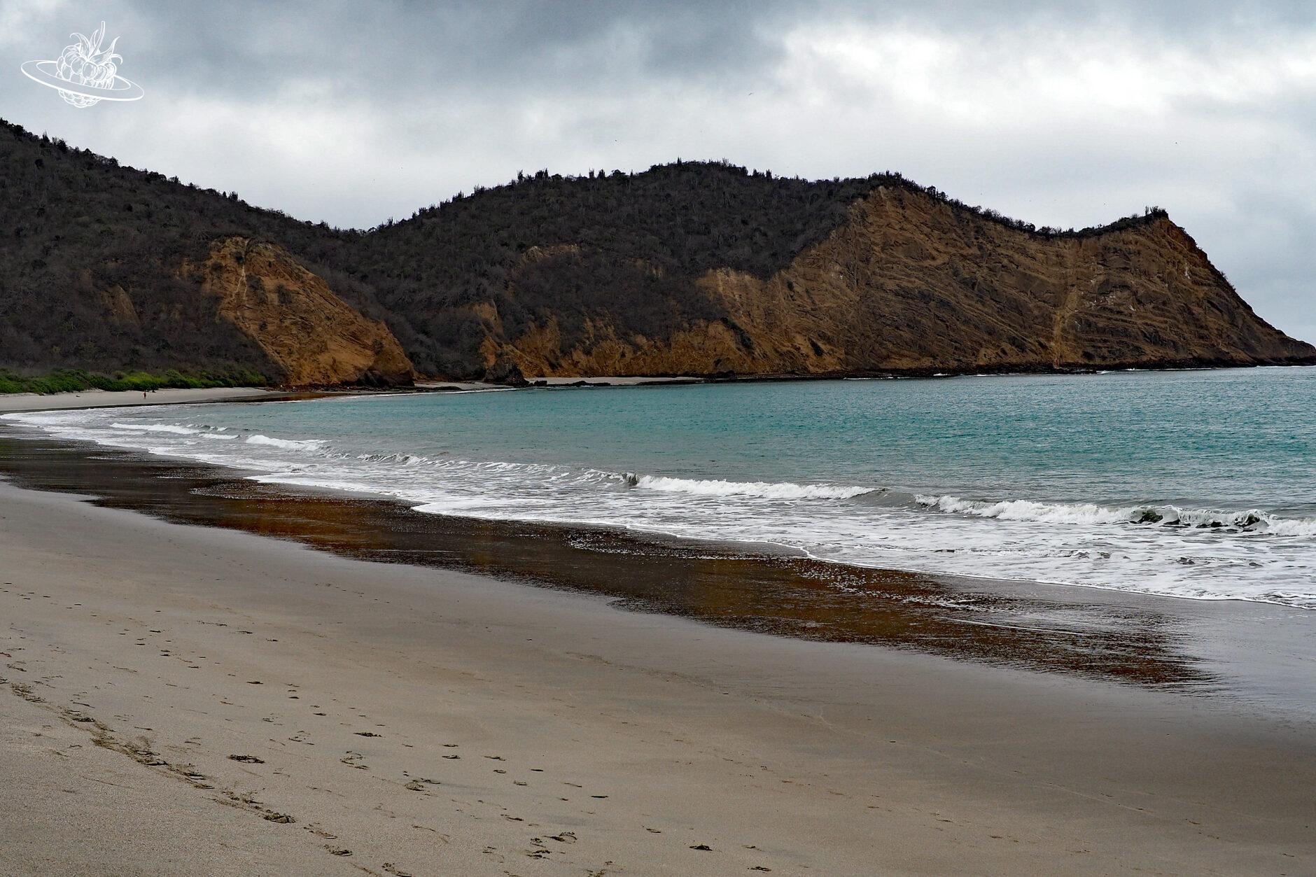 menschenverlassener schöner Strand