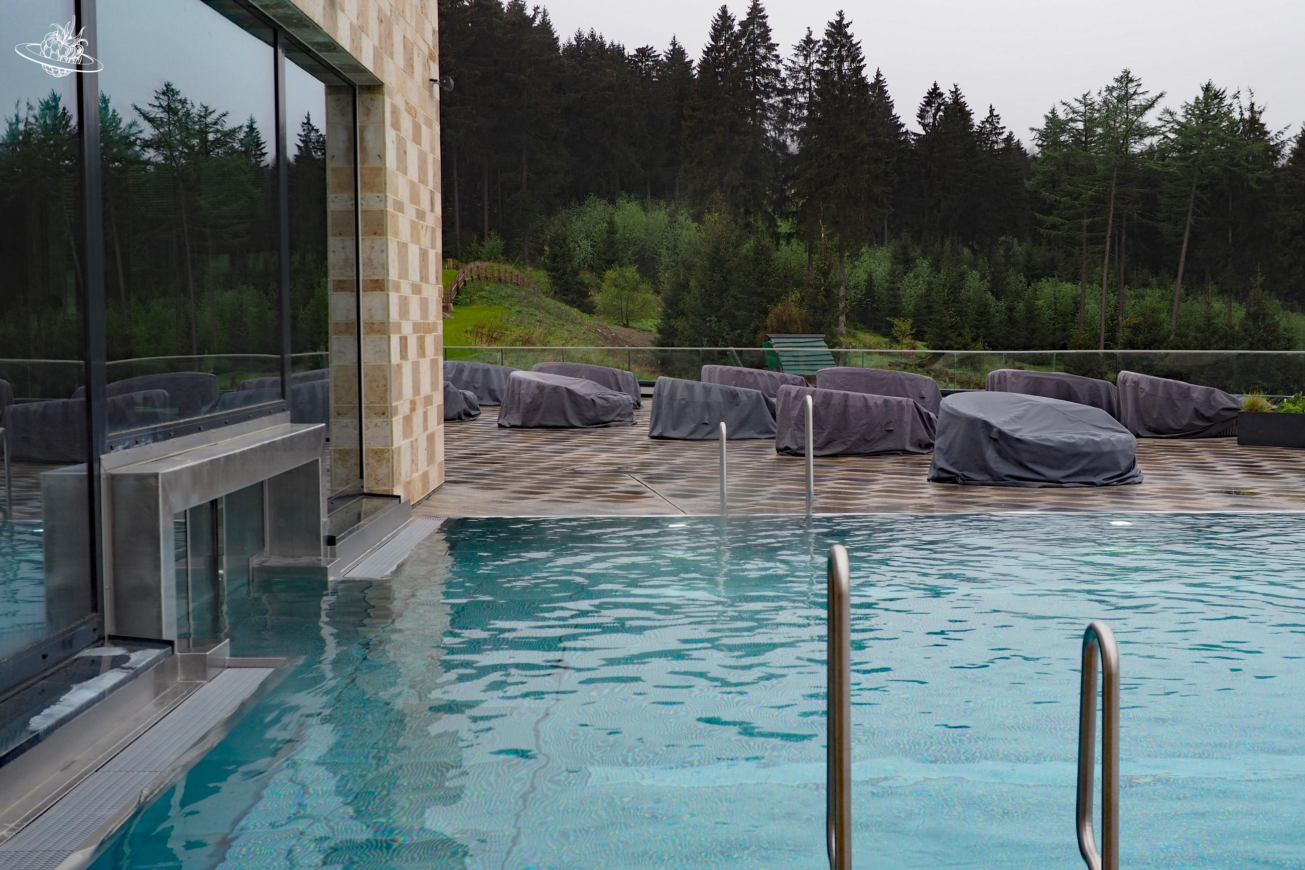 Outdoor-Schwimmbecken