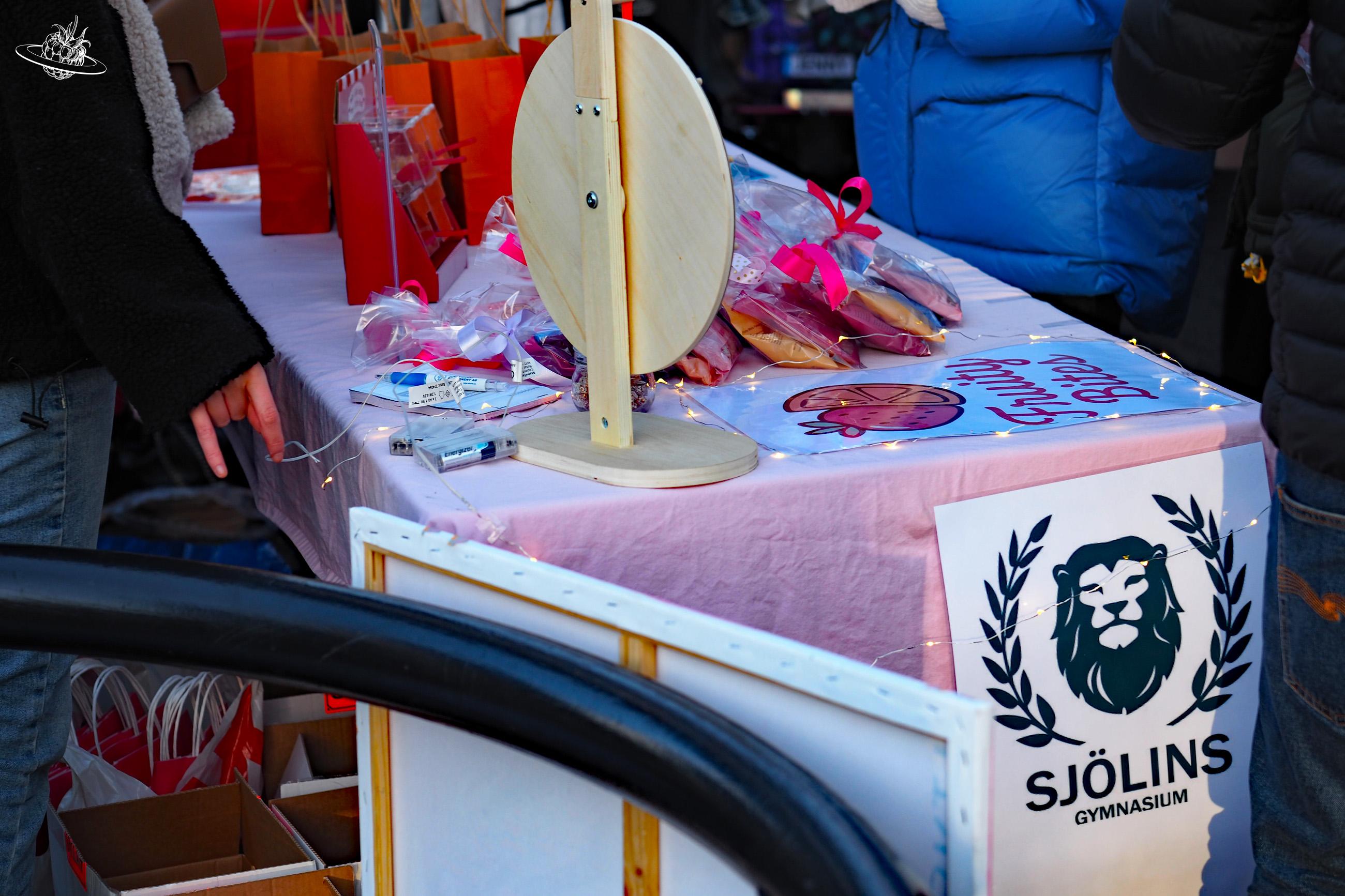 Tisch mit selbstgemachten Sachen