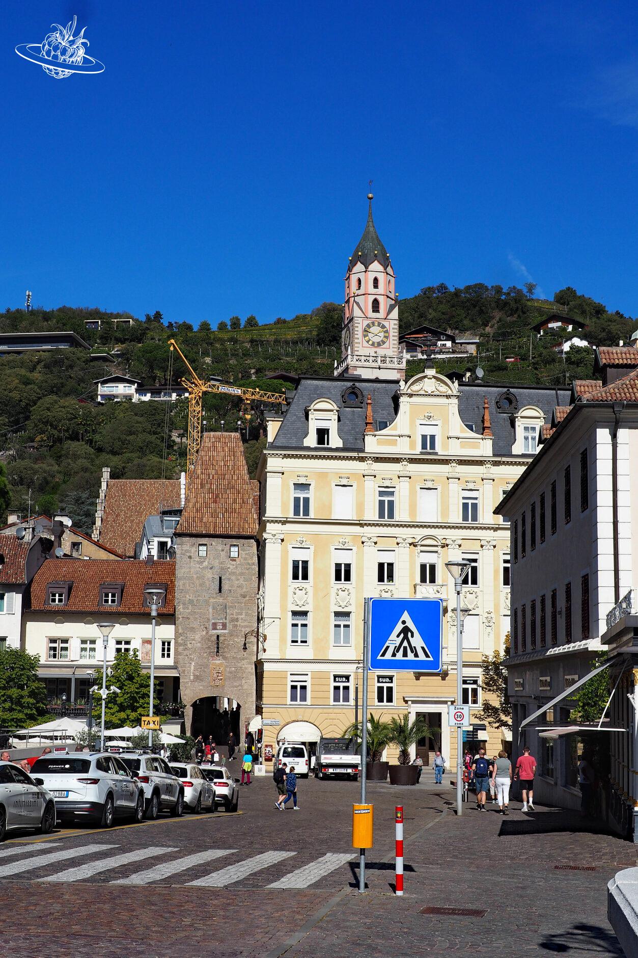 Blick auf die Ortschaft meran