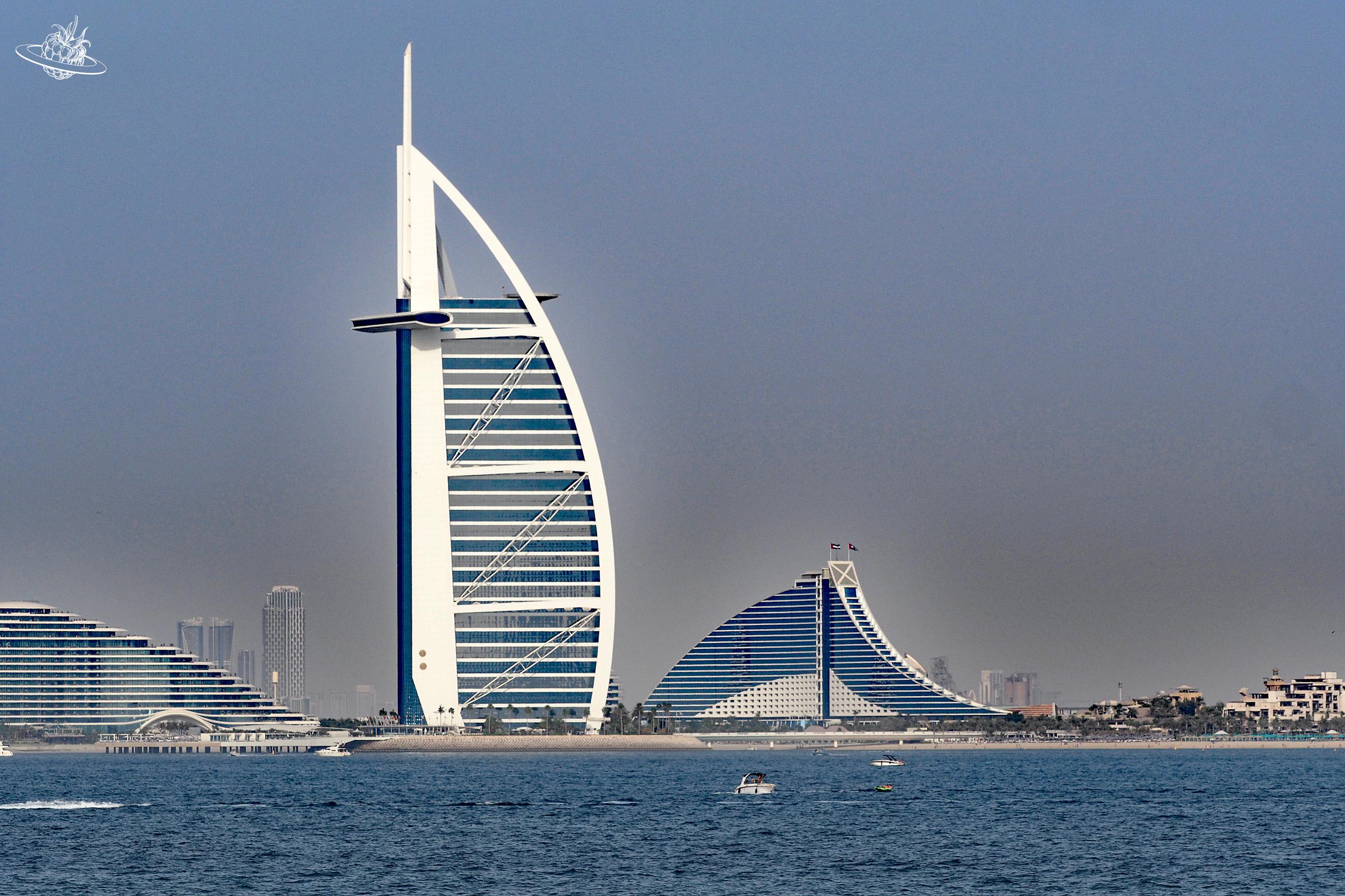 Spaziergang auf der Palme mit Blick auf Burj al Arab