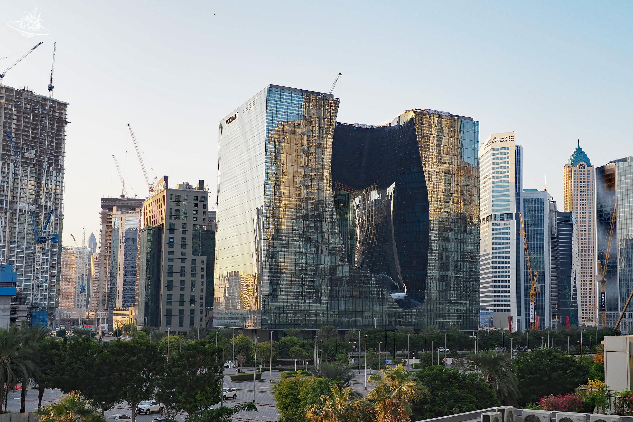 Speziell geformtes Gebäude in Dubai