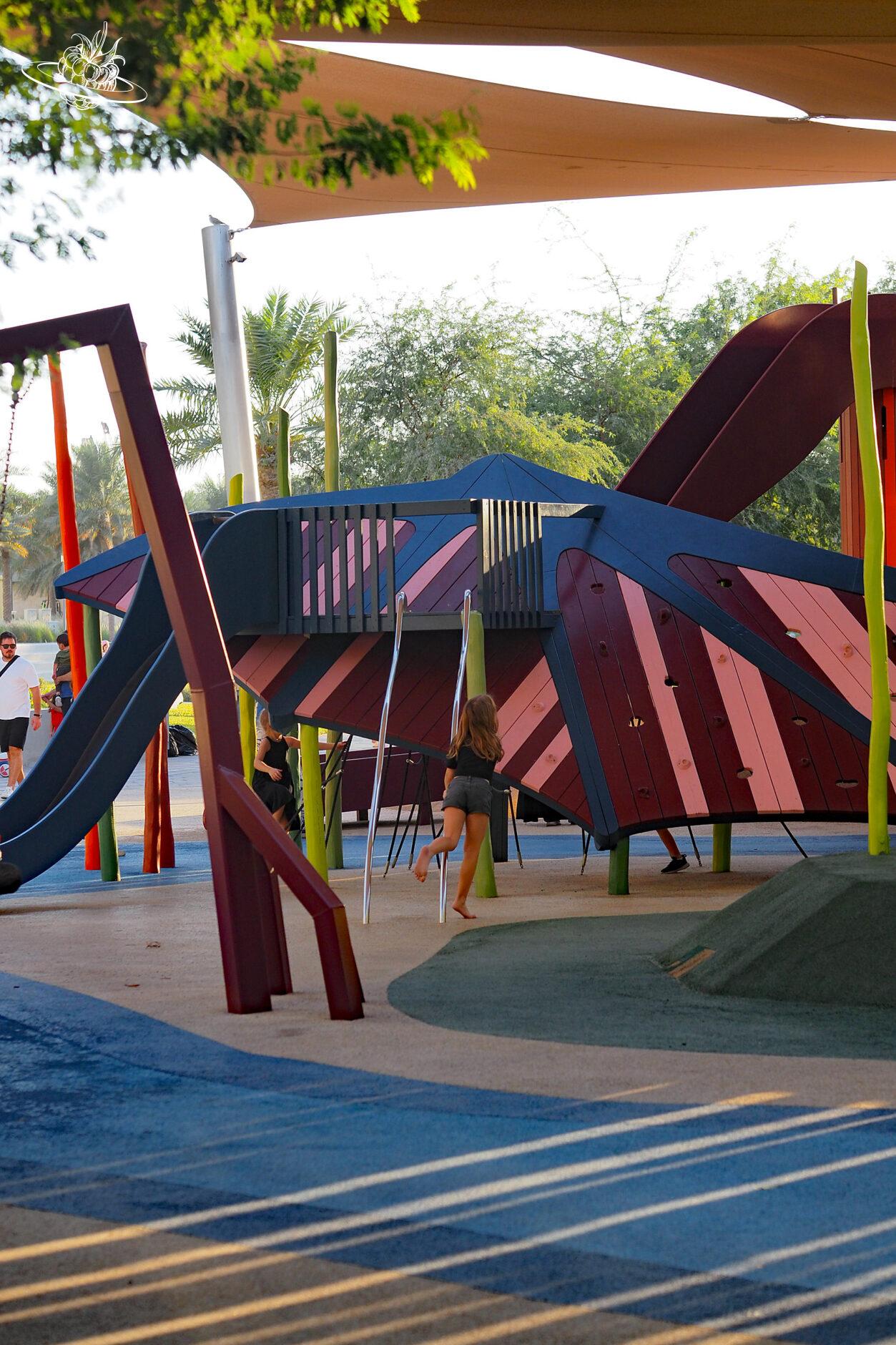 Monstrum Spielplatz. Super Angebot für in Dubai mit Kind