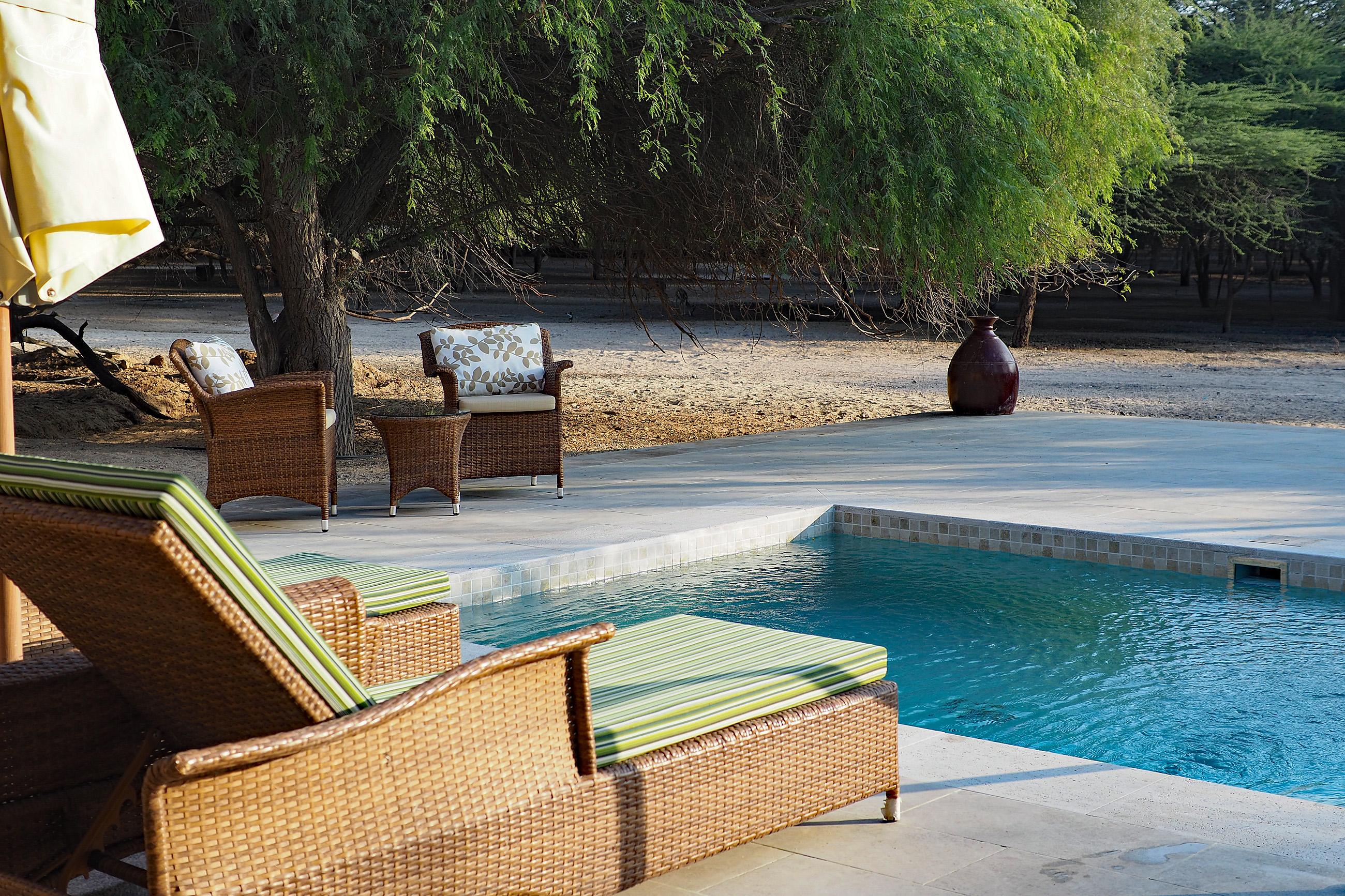 hotel eigener Pool im Anantara Hotel auf Sir Bani Yas