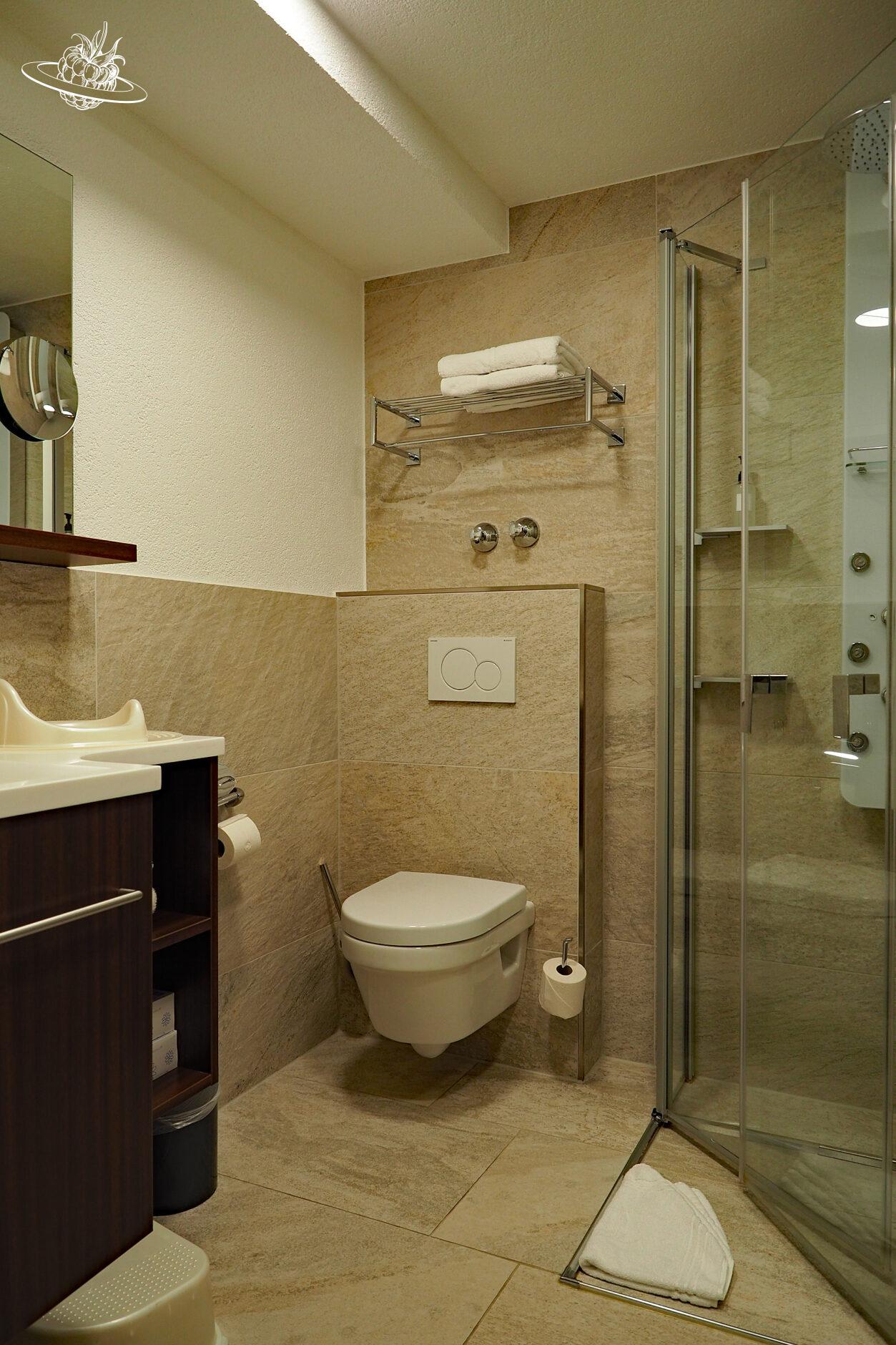 Badezimmer in der Juniorsuite Feldbegerger Hof